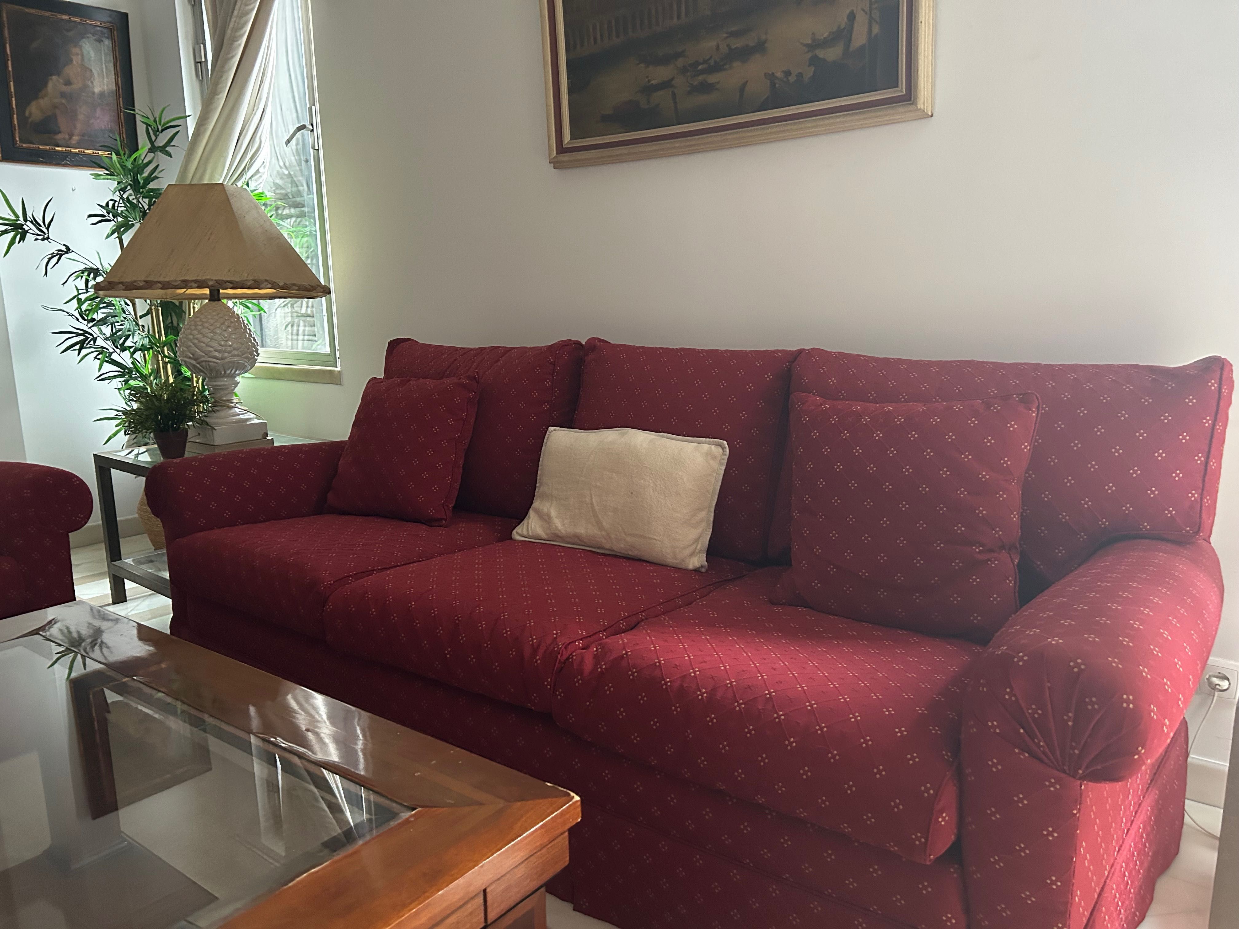 Sofá 3 Lugares Elegante e em Excelente estado