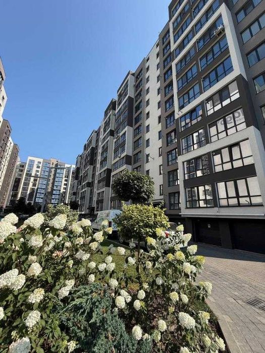 Двостороння 1-к в зданому будинку