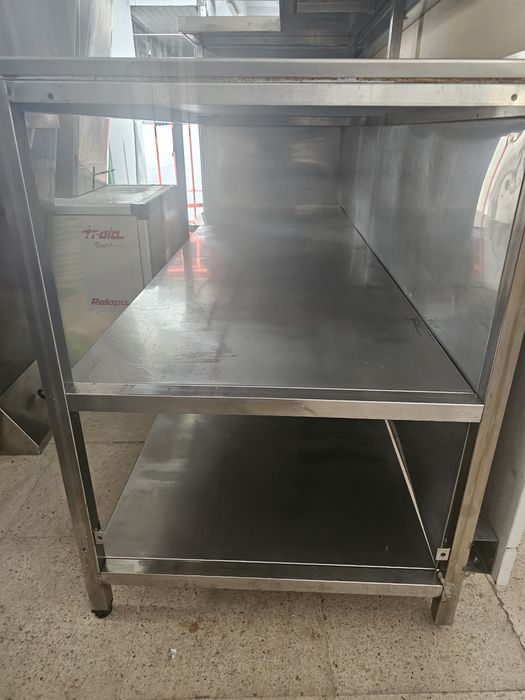 Balcão de inox neutro