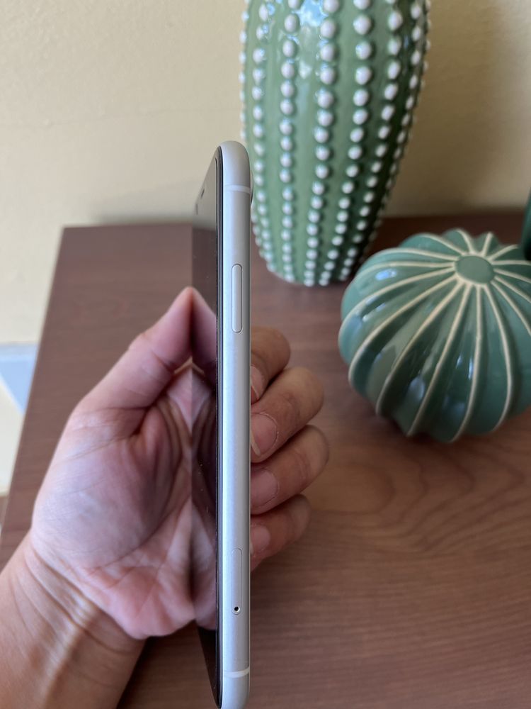 Iphone XR branco 64gb