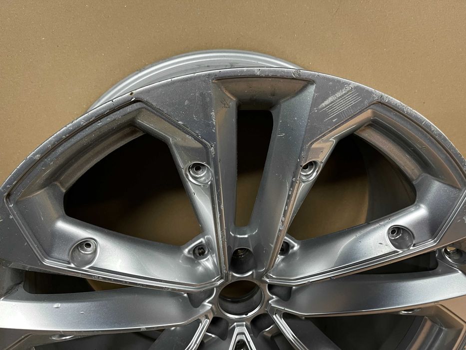 Felga AUDI Q8 SQ8 4M8.601.025AN 10Jx22 ET21 5x112