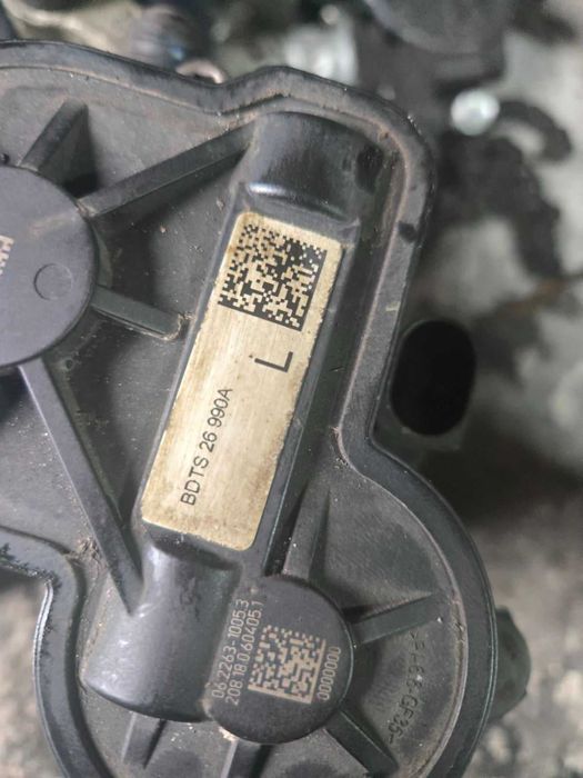 суппорт левый правый MAZDA 3 BP CX30 BDTS26990A  BDTS26980A зад перед