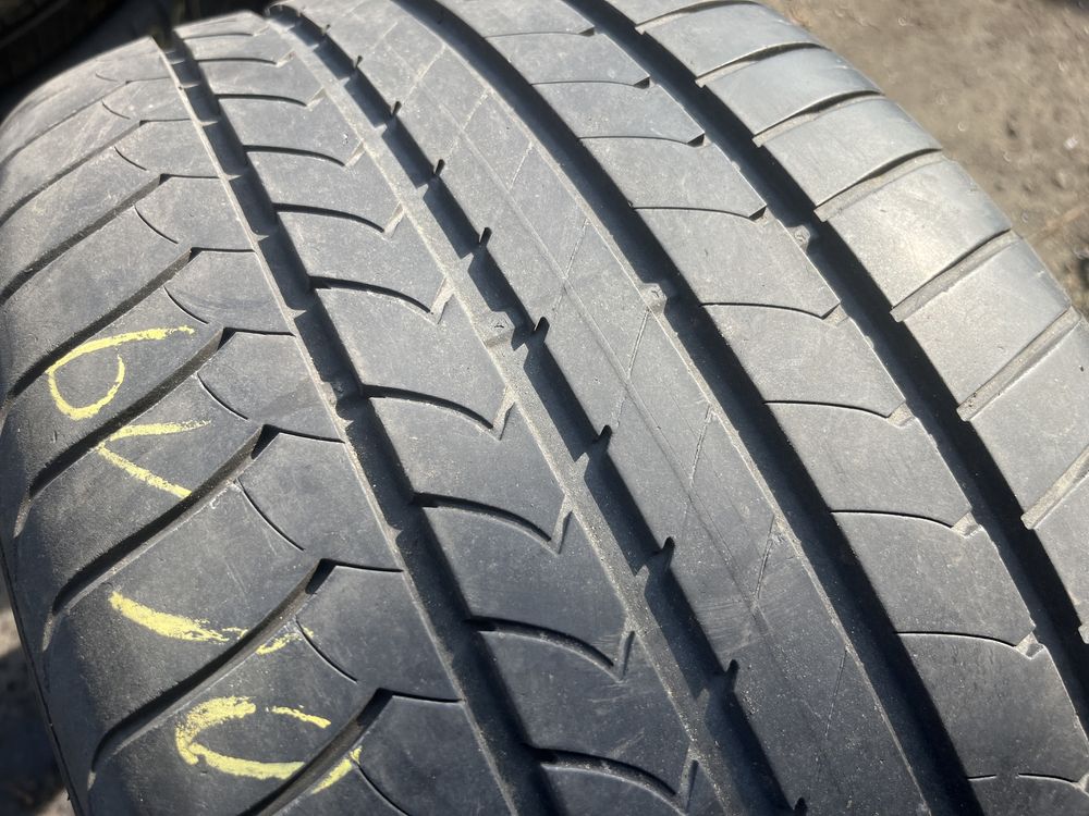 275/40/19 Goodyear Efficient Grip Run Flat 5,5mm 2017r 1szt