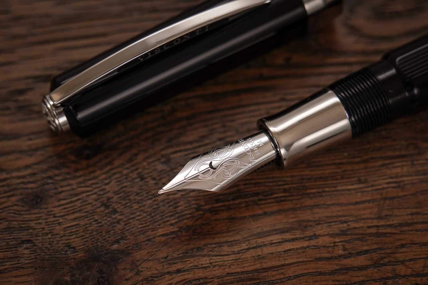 Vintage Visconti Opera Platinum Black Fluted 'M' Pióro wieczne
