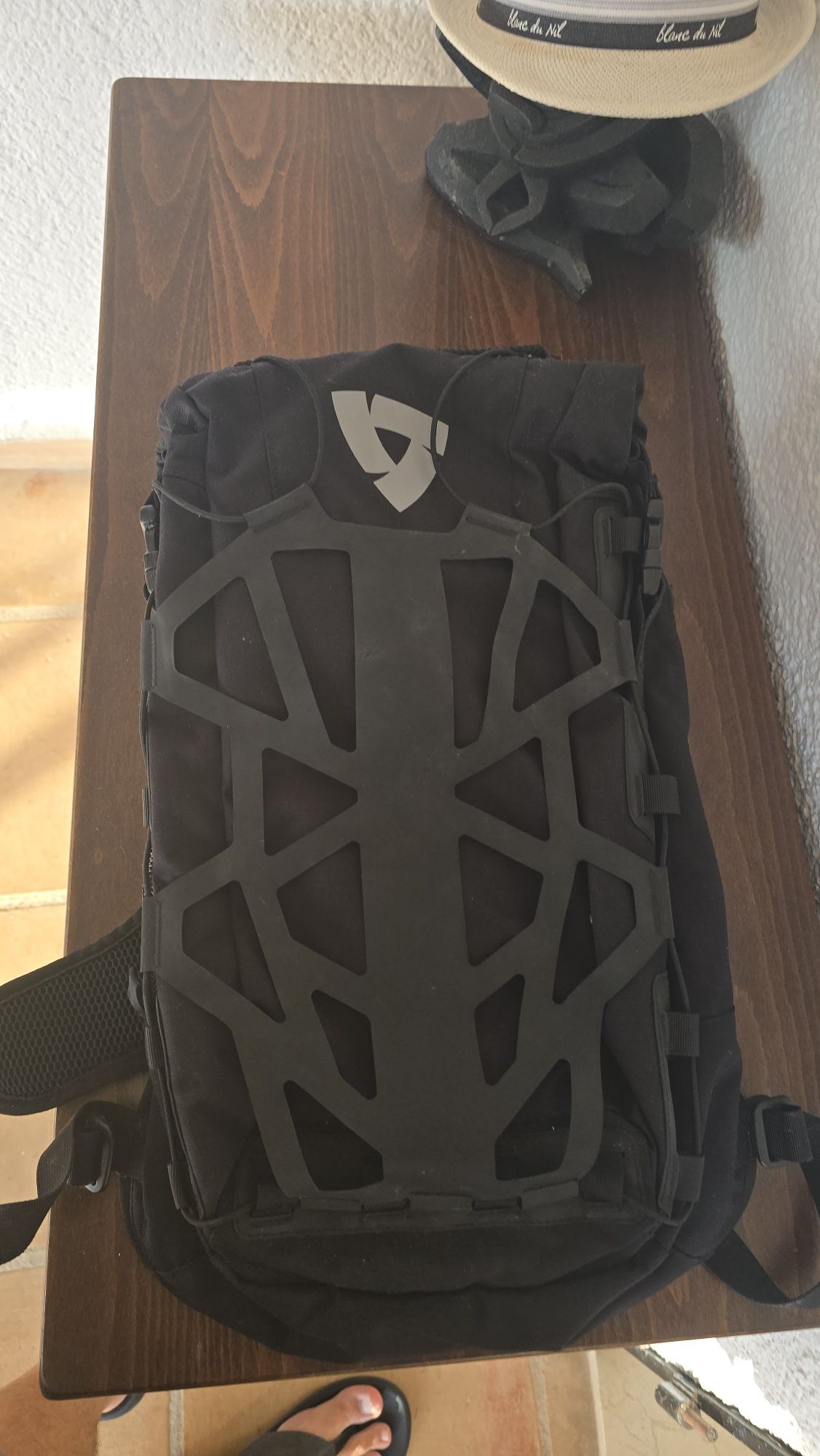 Rev'it Barren 18L H2O - plecak motocyklowy z uprzężą Quadloc-Lite