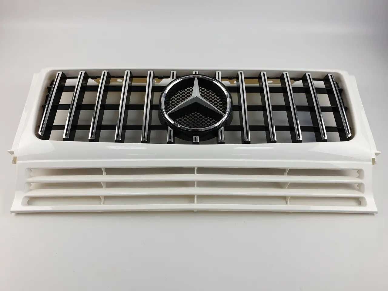Решетка радиатора mercedes G W463 90-18год.GT стиль (White Chrome)