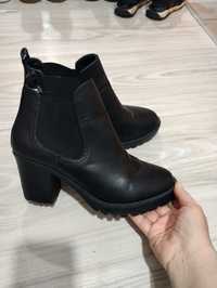 Buty wiosna botki r 40