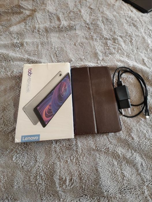 Планшет Lenovo tabM8