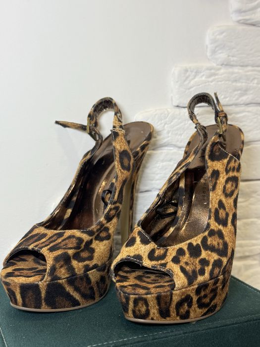 Босоножки леопардовые