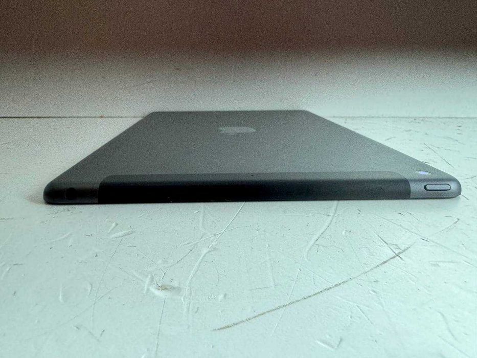 Apple iPad 9 Gen Wi-Fi Cellular A2603 64 Гб LTE як новий 10 циклів