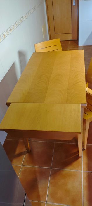 Mesa de cozinha moderna, extensível