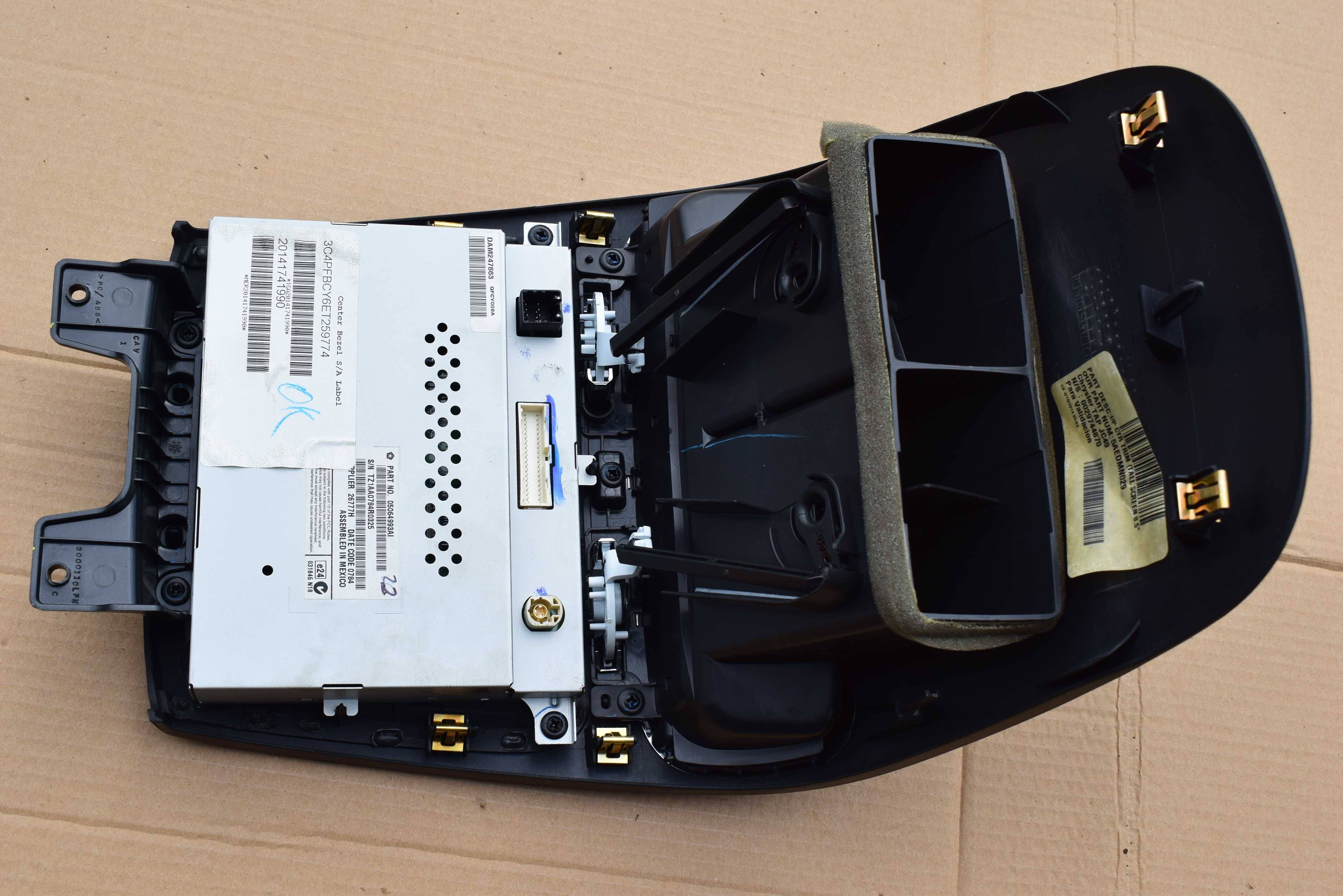 wyświetlacz radia panel FIAT FREEMONT 12R. EUROPA.0506.4993AI