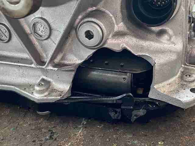 КПП автоматическая (АКПП) bmw g30, дефект на фото. побитый корпус(внут