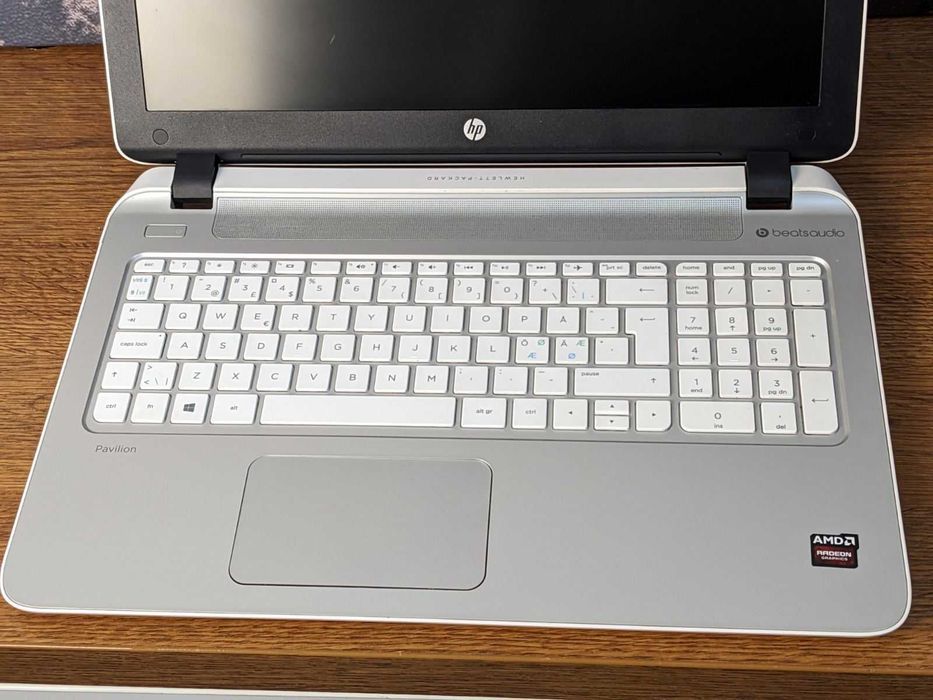 Ноутбук HP Pavilion 15-p095no бюджетний з великим екраном