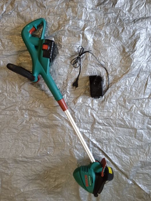 Кущоріз кусторез триммер Bosch