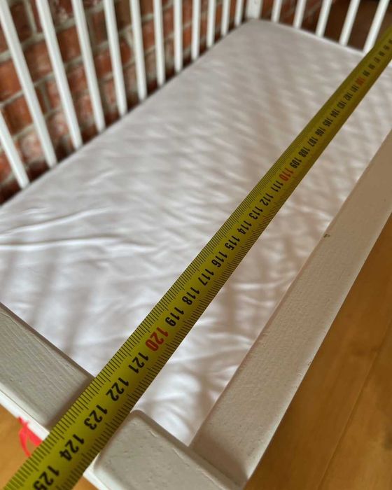 Łóżeczko dziecięce dla dziecka z szufladą