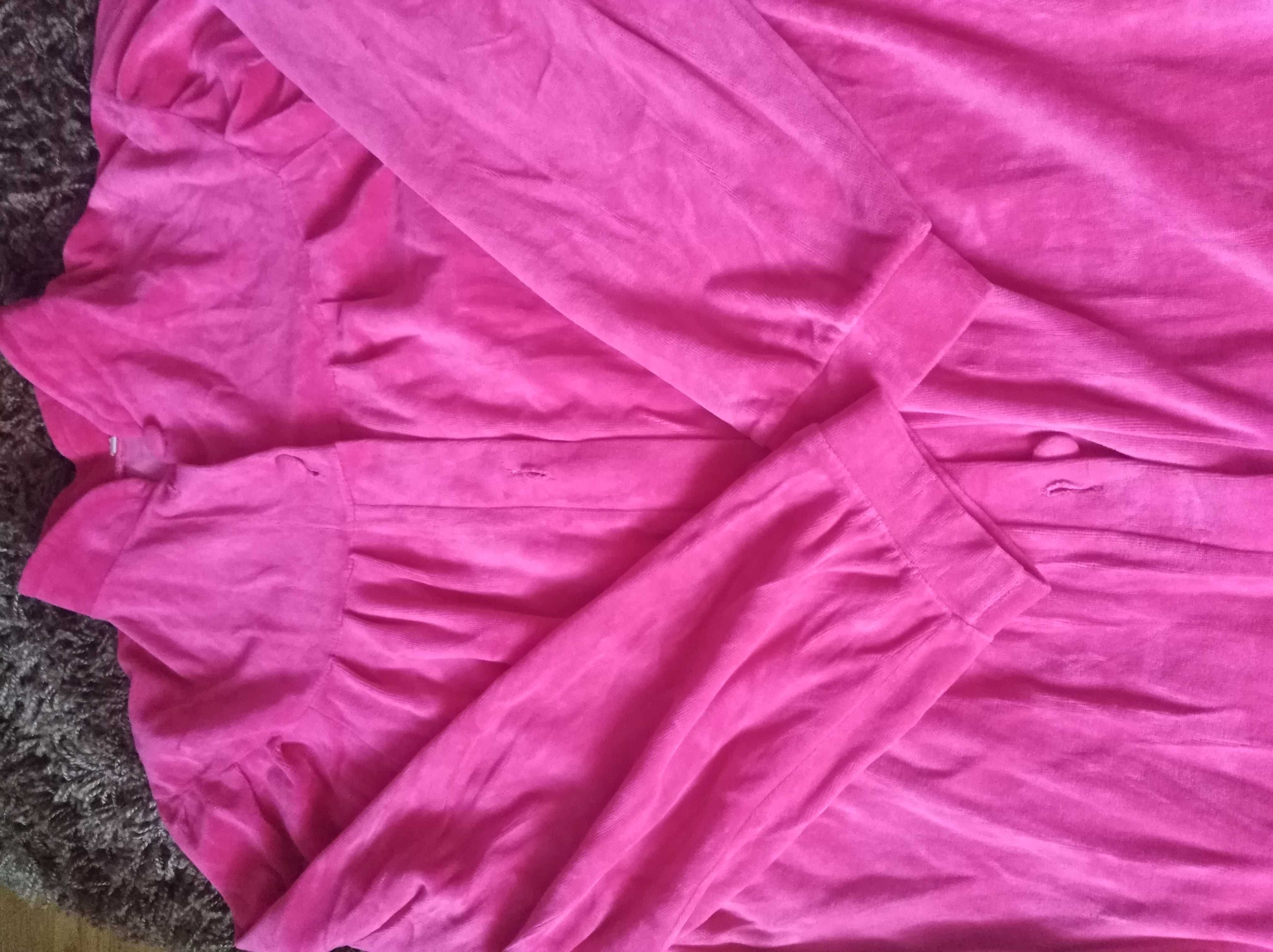 Rożowy długi szlafrok