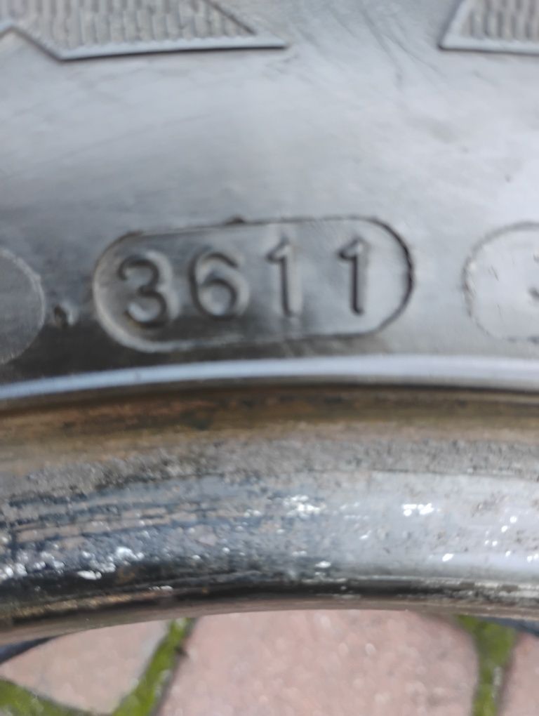 1x Opona całoroczna MAXXIS  215/65R16C. 5,70 mm.