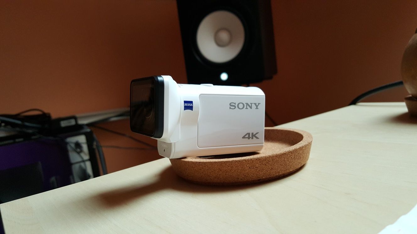 SONY FDR-X3000 Action Cam stan idealny + SONY AKA-MCP1 w zestawie