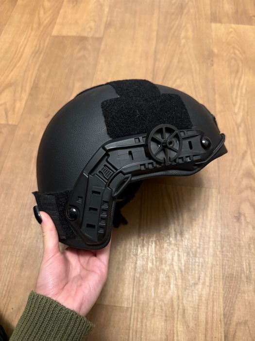 Продається каска та навушники