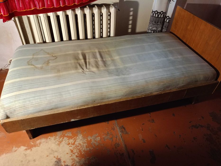 Продам кровать, с матрасом