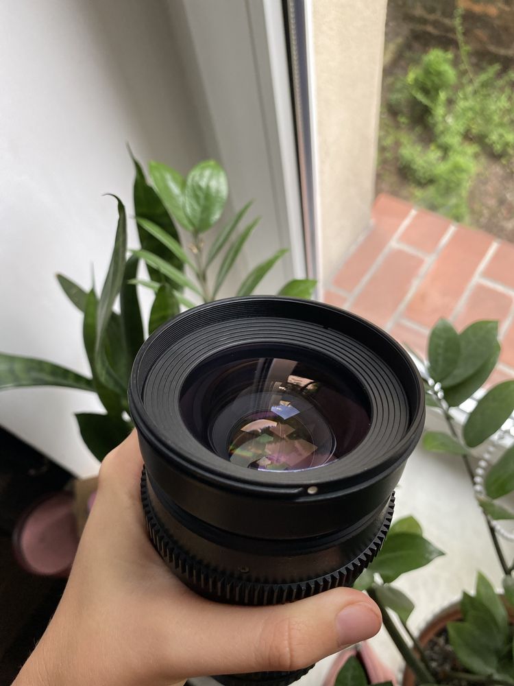 Samyang 35mm T 1.5 ostry obiektyw sony a7iii