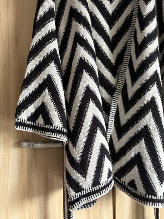 Biało-czarny sweterek
