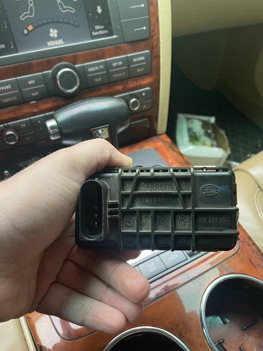 Актуатор турбіни 3.0 дизель(фаєтон, туарег, ауді)