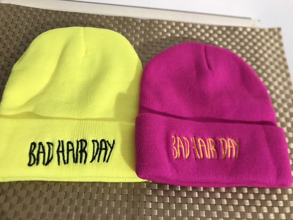 Czapka z napisem „BAD HAIR DAY” neonowy żółty - NOWA