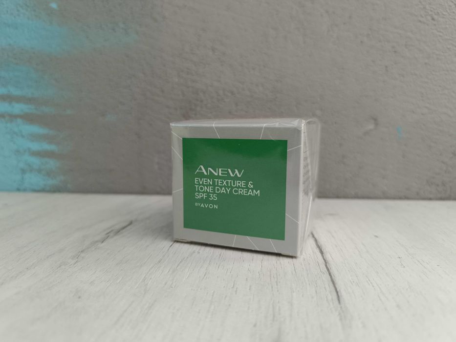 Anew Even Texture and Tone krem na dzień SPF 35