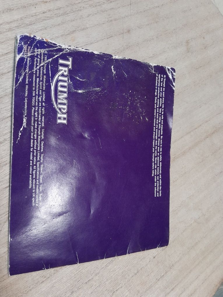 Catalogo motas Triumph de 1996
