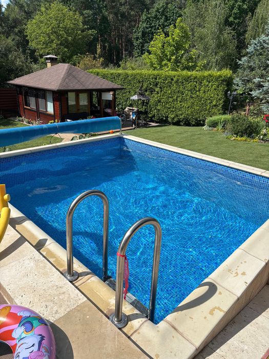 Енергонезалежний будинок з басейном біля Києва, баня, ліс