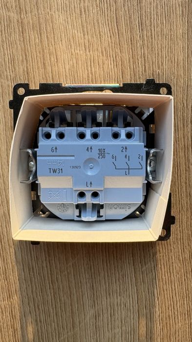 Łącznik potrójny biały mat TW31.01/111