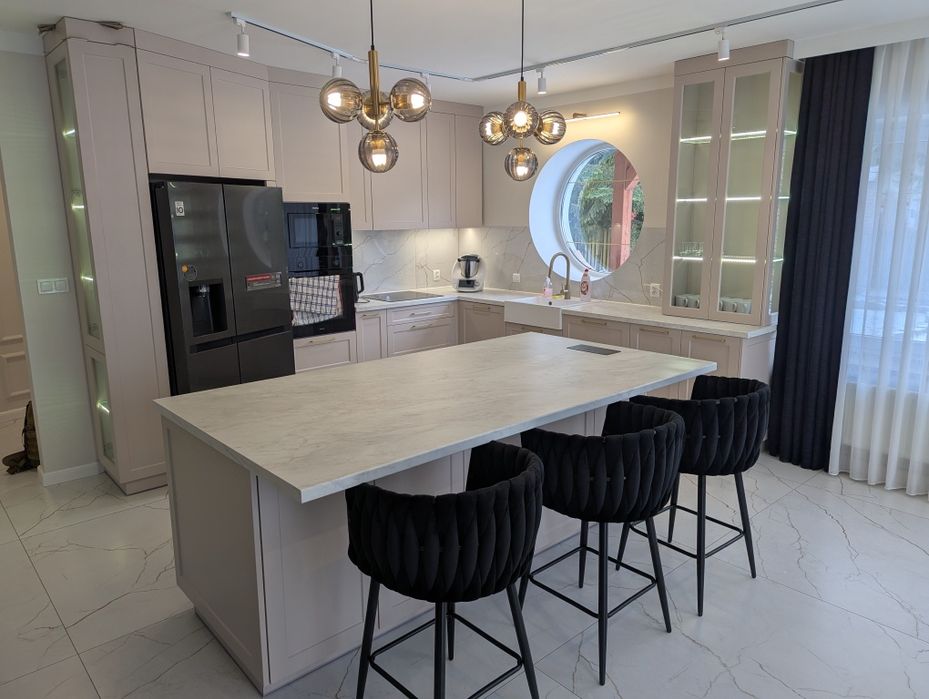 Stolarz - montaże mebli, usługi stolarskie