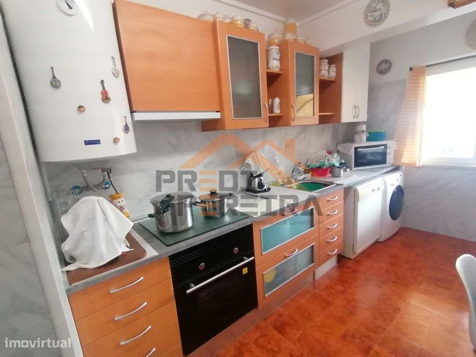 Quartos para arrendar, na Ramada - Bons Dias | Próximo do ISCE).