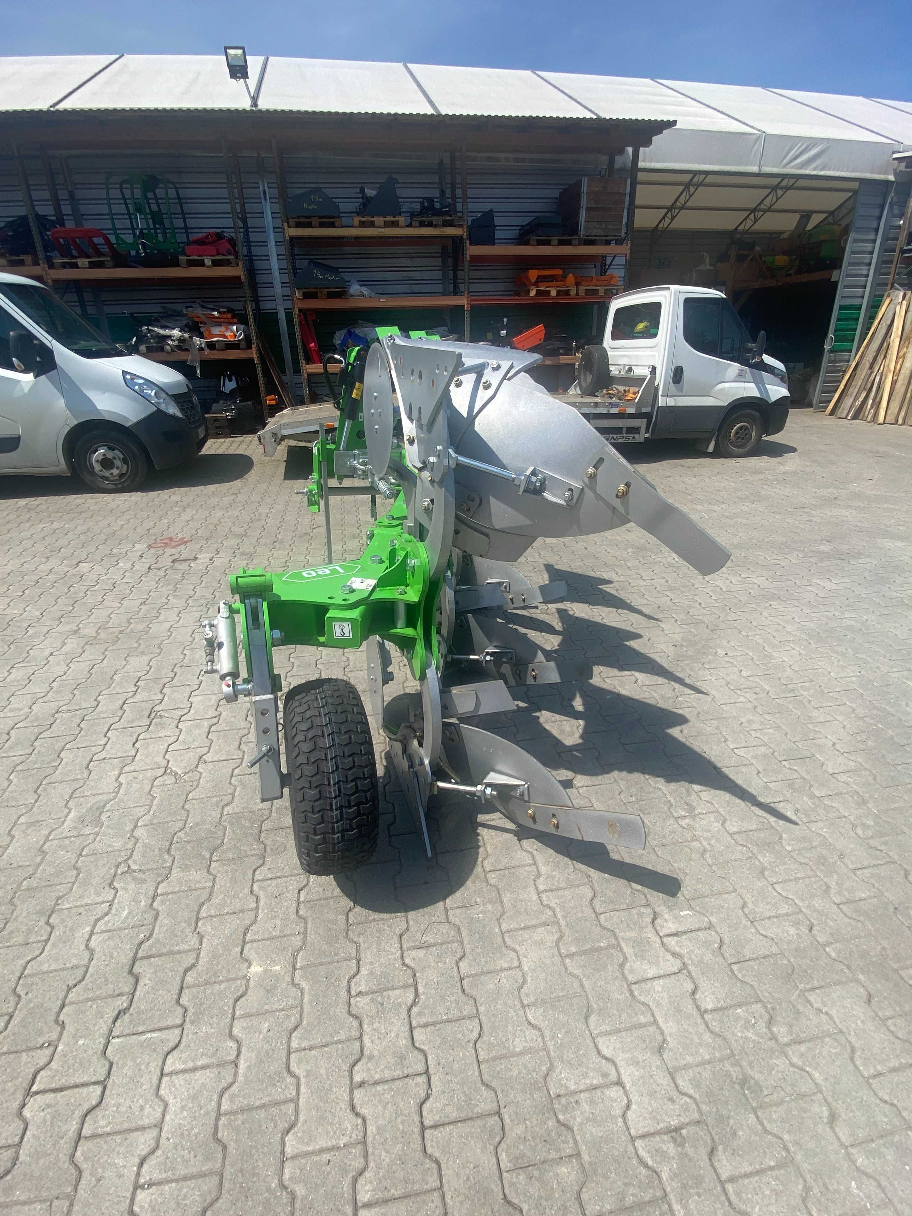 Pług obracalny Leo Bomet 2+1