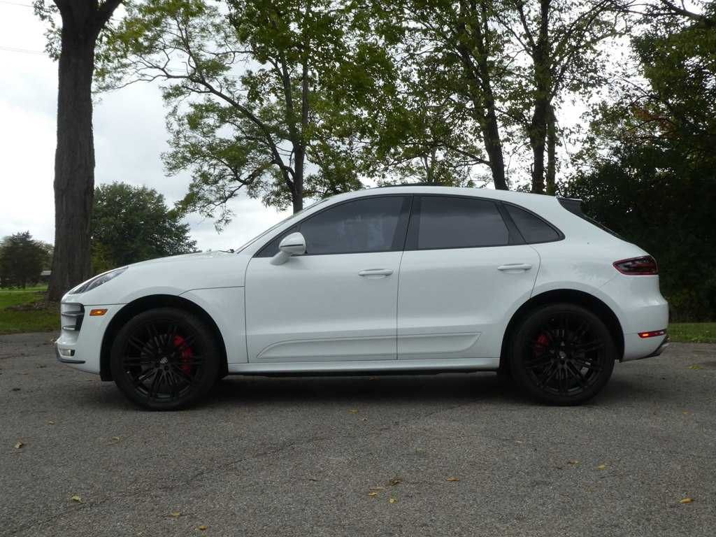 2017 Porsche Macan TURBO