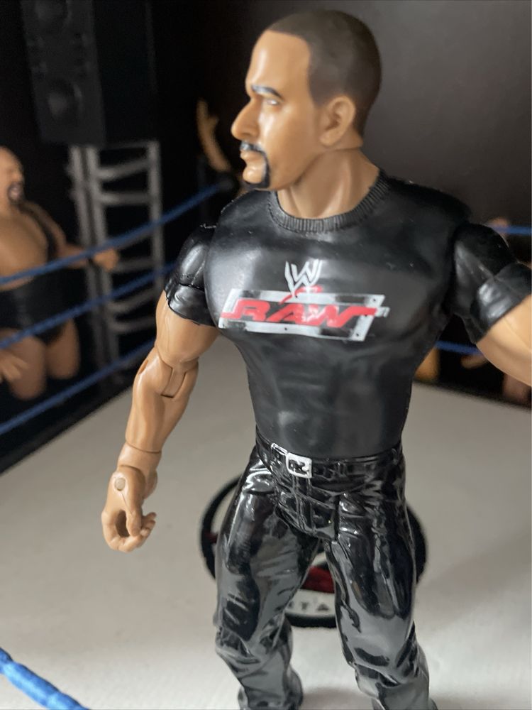 Limitowana edycja figurki WWE Jakks 2003, The Coach Jonathan Coachmen