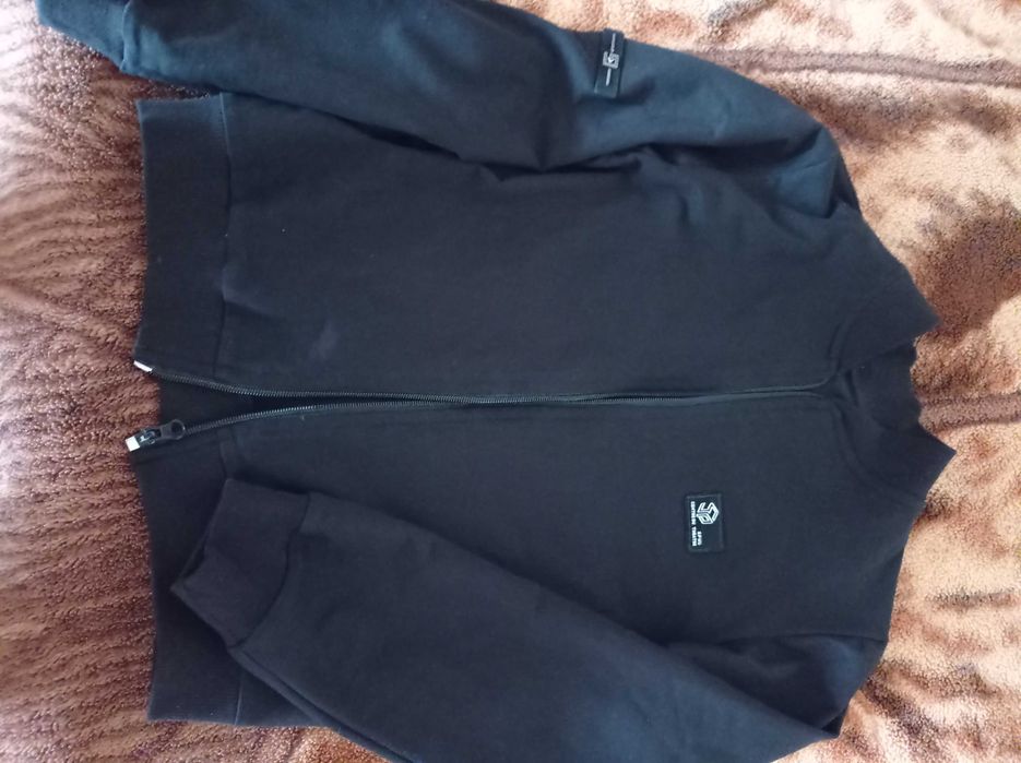 Продам дитячу піжаму кенгурушка та кофту.