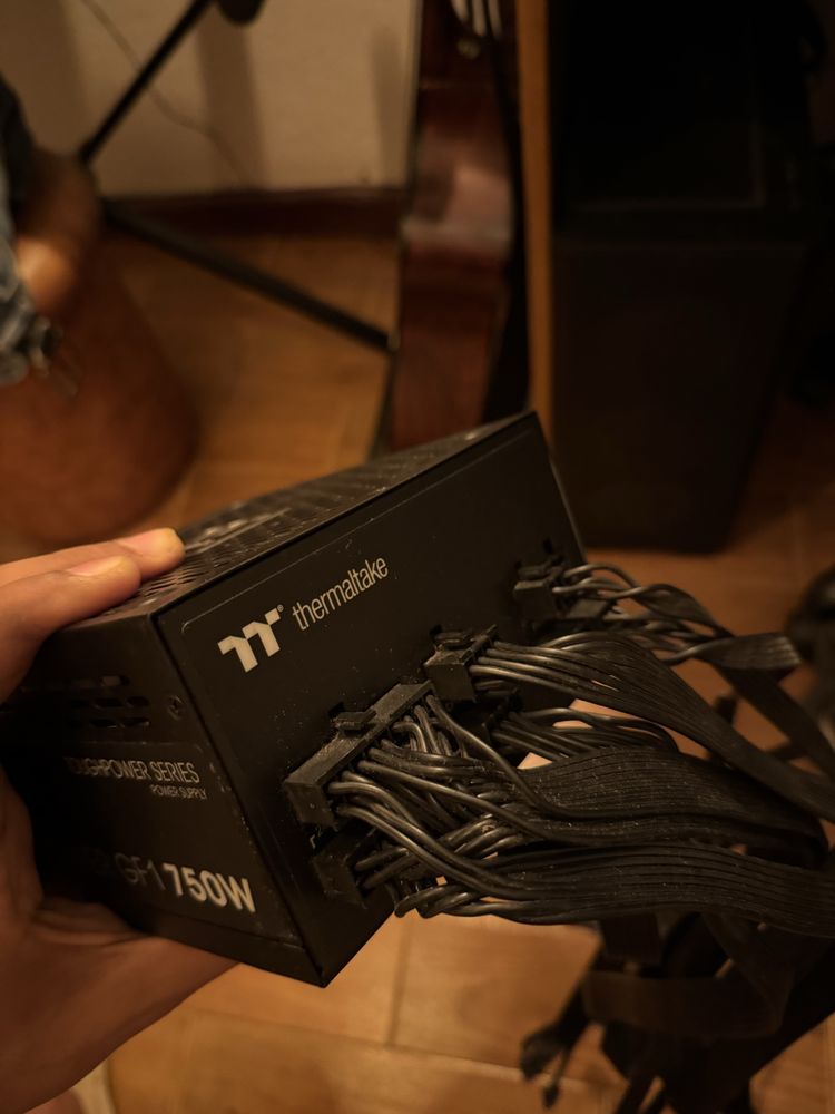 750w 80plus gold fonte alimentação Thermaltake Toughpower GF1