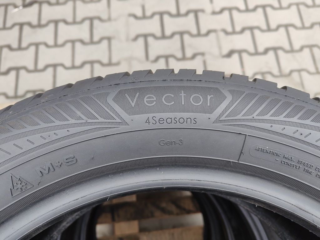 205/55/16 GoodYear Vector 4 Seasons gen 3 komplet