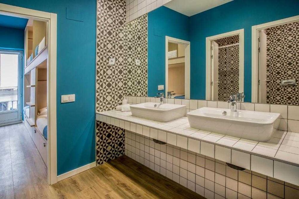 Чудовий хостел! Метро Теремки Київ! Без застави! Дзвоніть!