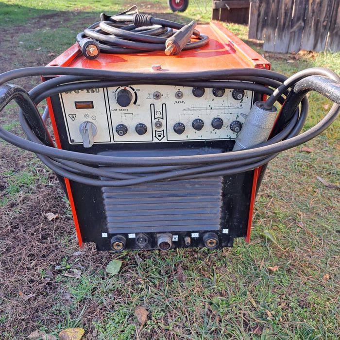 Prostownik spawalniczy Bester SPG 250