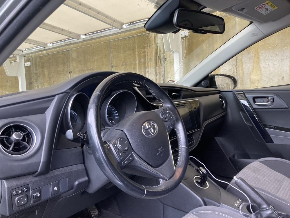 Toyota Auris 1.8 Hybrid ano 2017, Nacional 1 registo