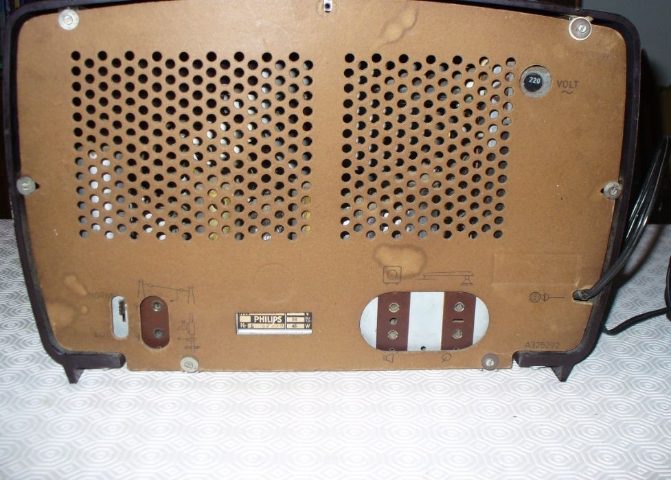 Radio antigo Philips model BX416A 50 - ano de 1952