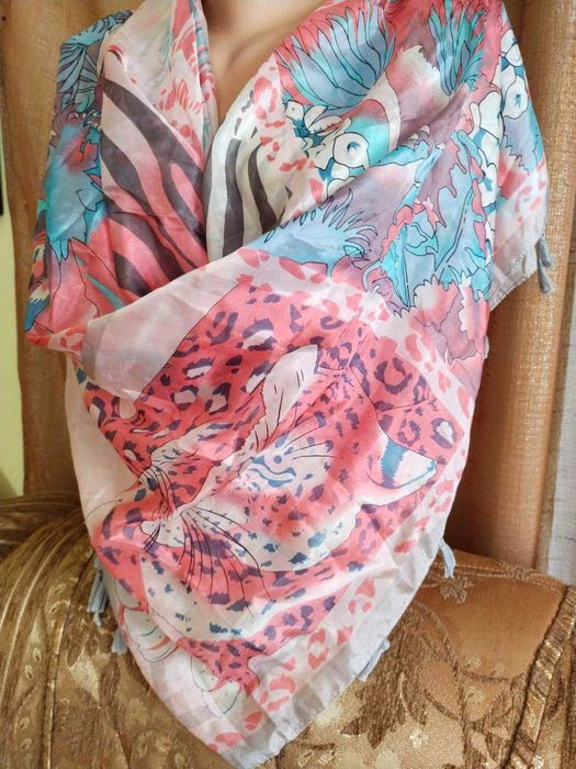 Шовковий великий шийний платок з китицями