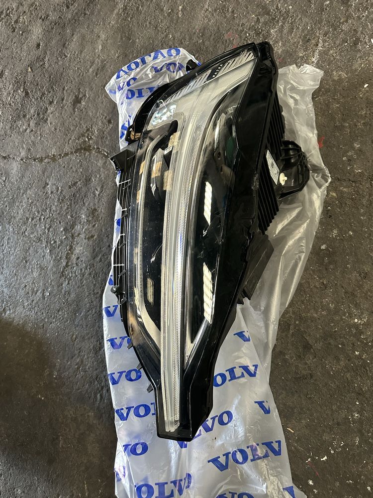 Farol Volvo Xc60
