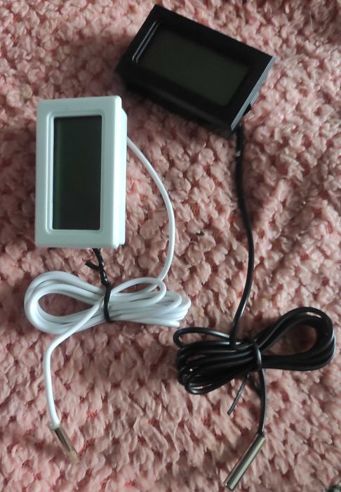 Цифровий термометр с датчиком температуры.Длина шнура 1 м.