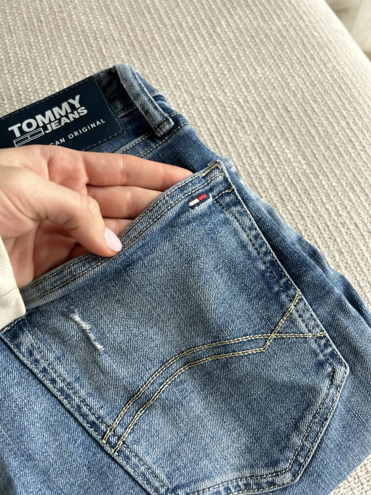 Jeansy Skinny Tommy Jeans Dynamic stretch z przetarciami
