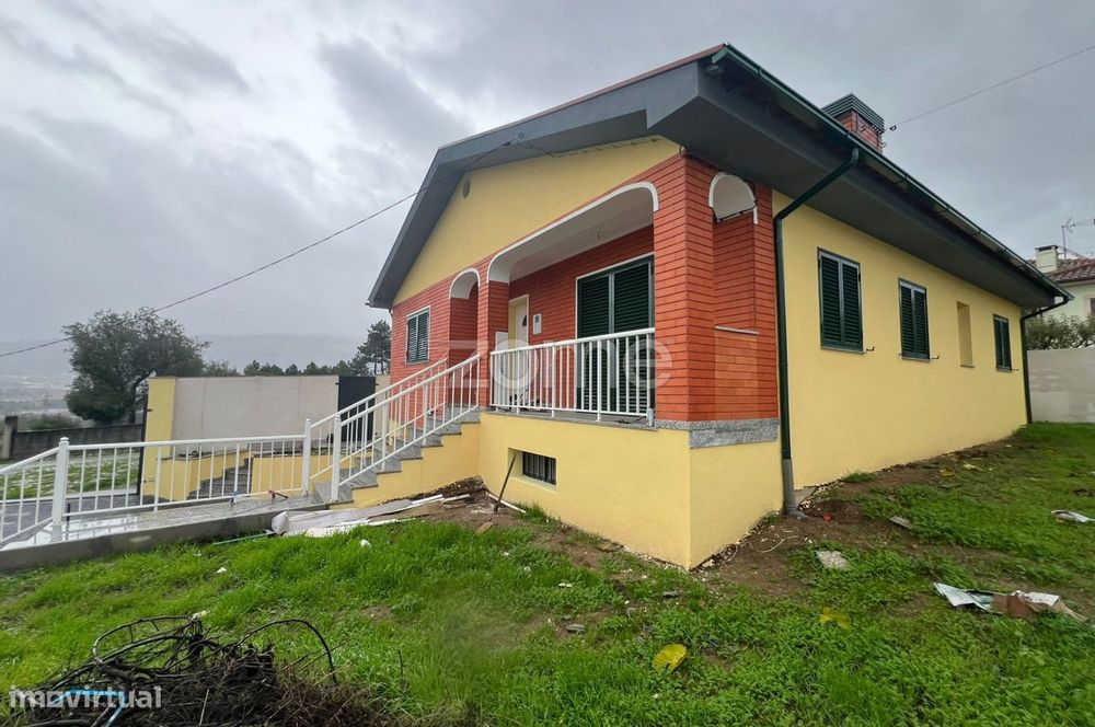 Moradia Térrea Isolada com Terreno – Outeiro Jusão, Chaves